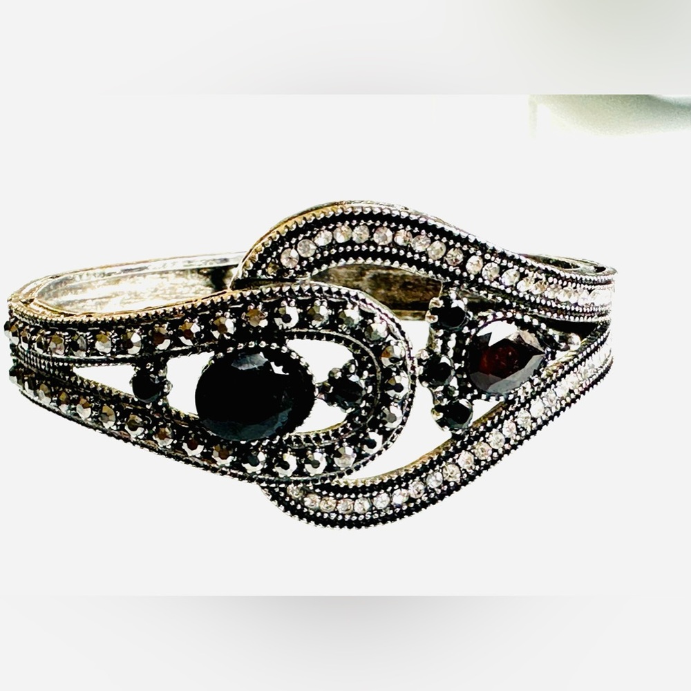 Hallow Cuff Bangle - Picture 4 of 5